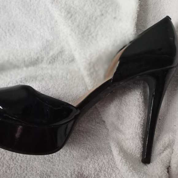 Shoes - Picture 6 of 9